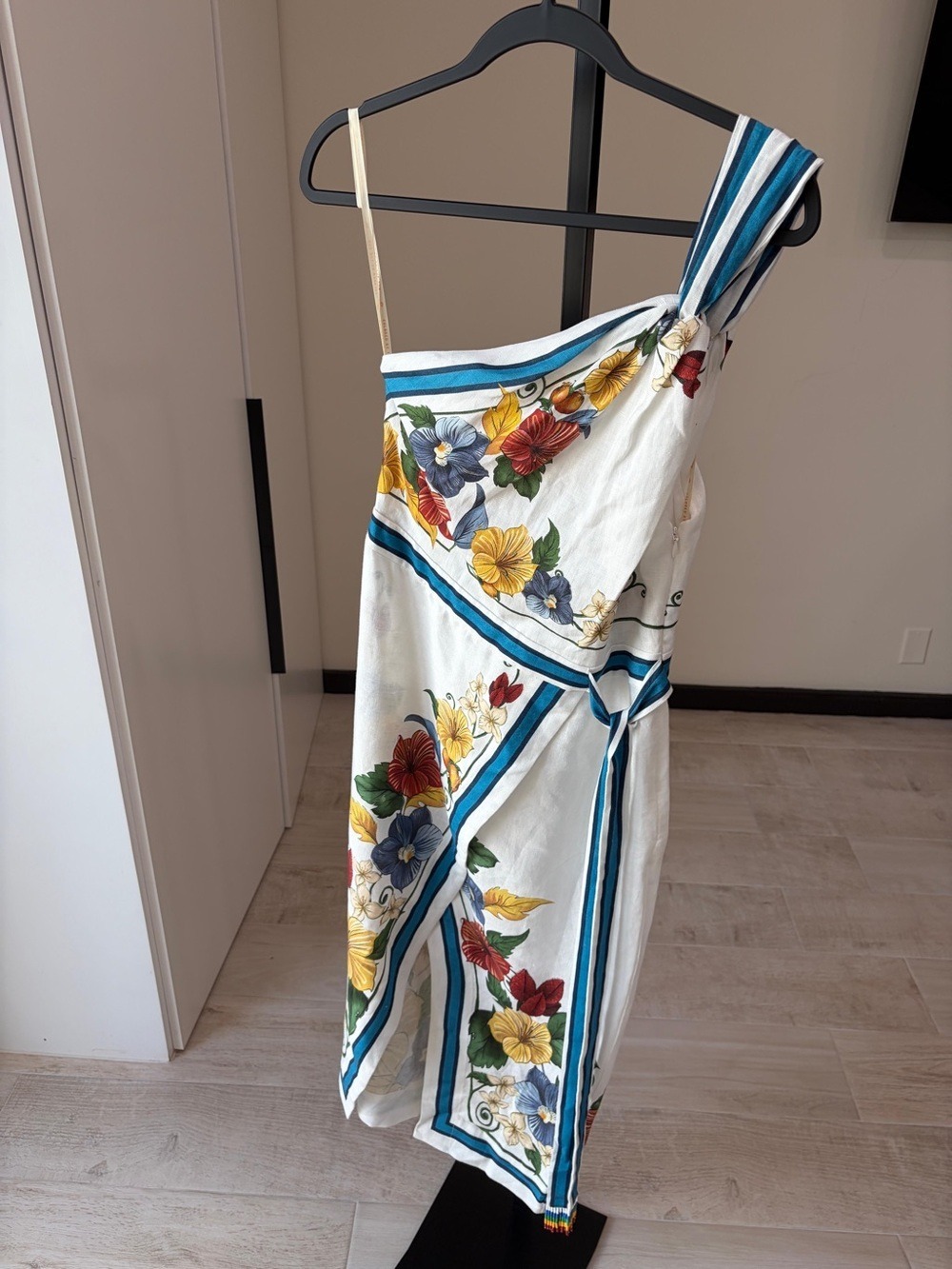 FARM Rio White One-Shoulder Floral Midi Dress with Blue Trim - Picture 5 of 9